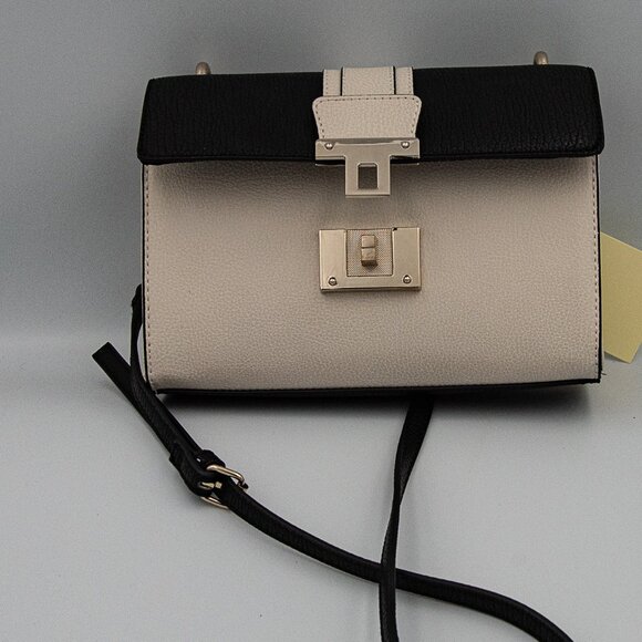 APT 9 7"X9" Shoulder Bag near new condition - Picture 2 of 2